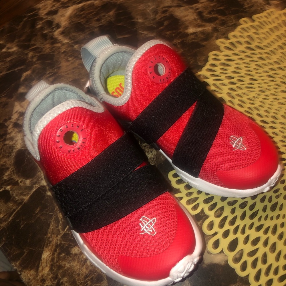 Brand New Nike Huarache Extreme Boy Shoes